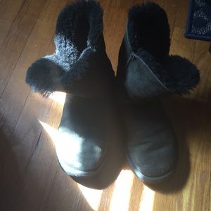 Ugg Bailey Button Women's Size 6